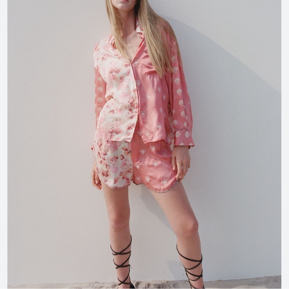 ZARA FLOWY PRINTED TOP SHIRT AND SHORTS - Picture 2 of 2